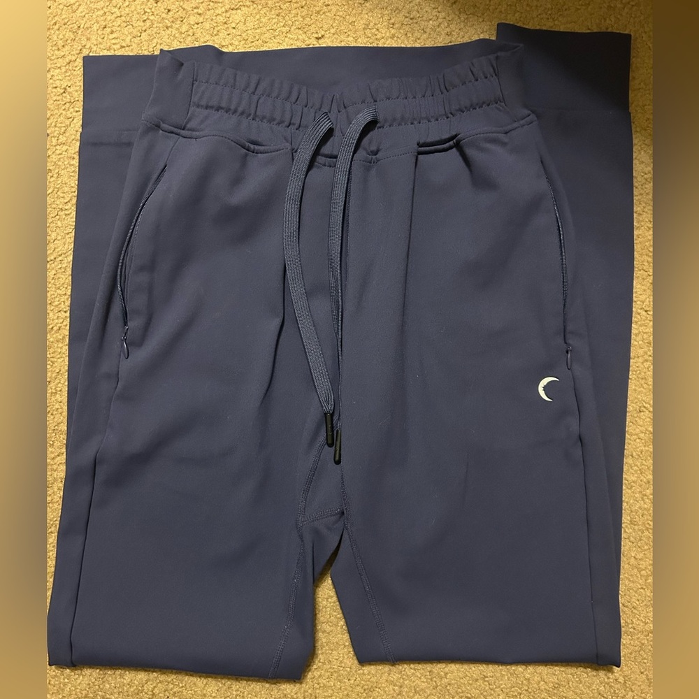 Zyia •Navy confluence joggers: •XS